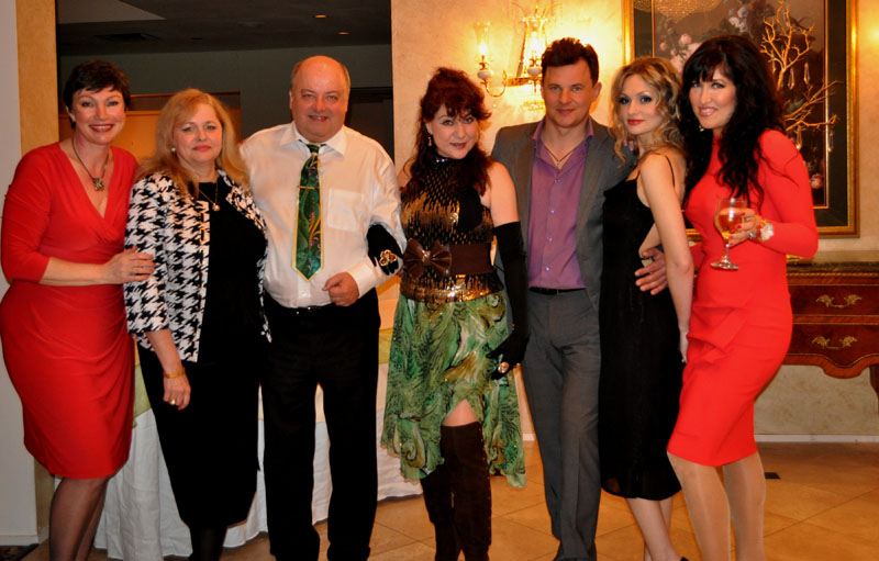 10_Guests_ with_guests